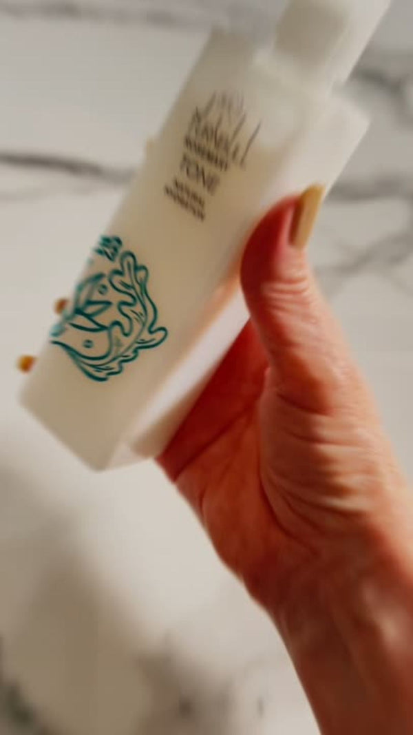 Healthy hair begins with a proper pH balance. ROSEMARY TONE is a rich, milky, and luxurious blend of Rosemary and Biotin Liposomes. Just as a toner balances your skin's pH, this toning conditioner neutralizes your hair's pH, ensuring each strand is sleek and strong. The botanical toning conditioner closes your cuticle, creating the perfect foundation for effortless detangling and styling, giving your hair what it needs to feel its healthiest.