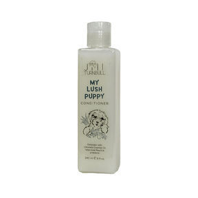 Detangler with Citronella Essential Oil helps treat flea and tick problems. Lightweight conditioner for effortless detangling. Botanical blend infused with amino acids and citronella essential oil. This vegan detangler helps to control and smooth hair.