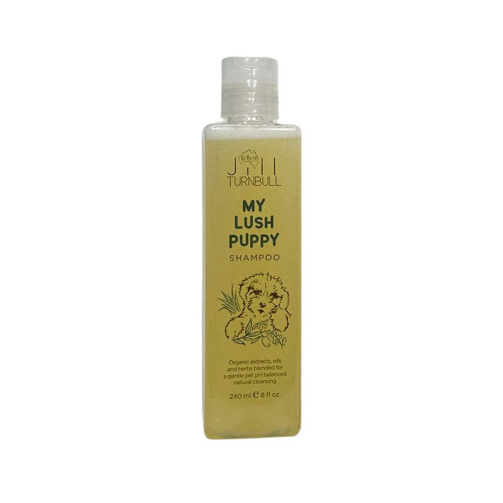 A blend of organic aloe extracts, rosehip, and tea tree with gentle cleansing ingredients with a light and refreshing scent, ideal for all breeds. 